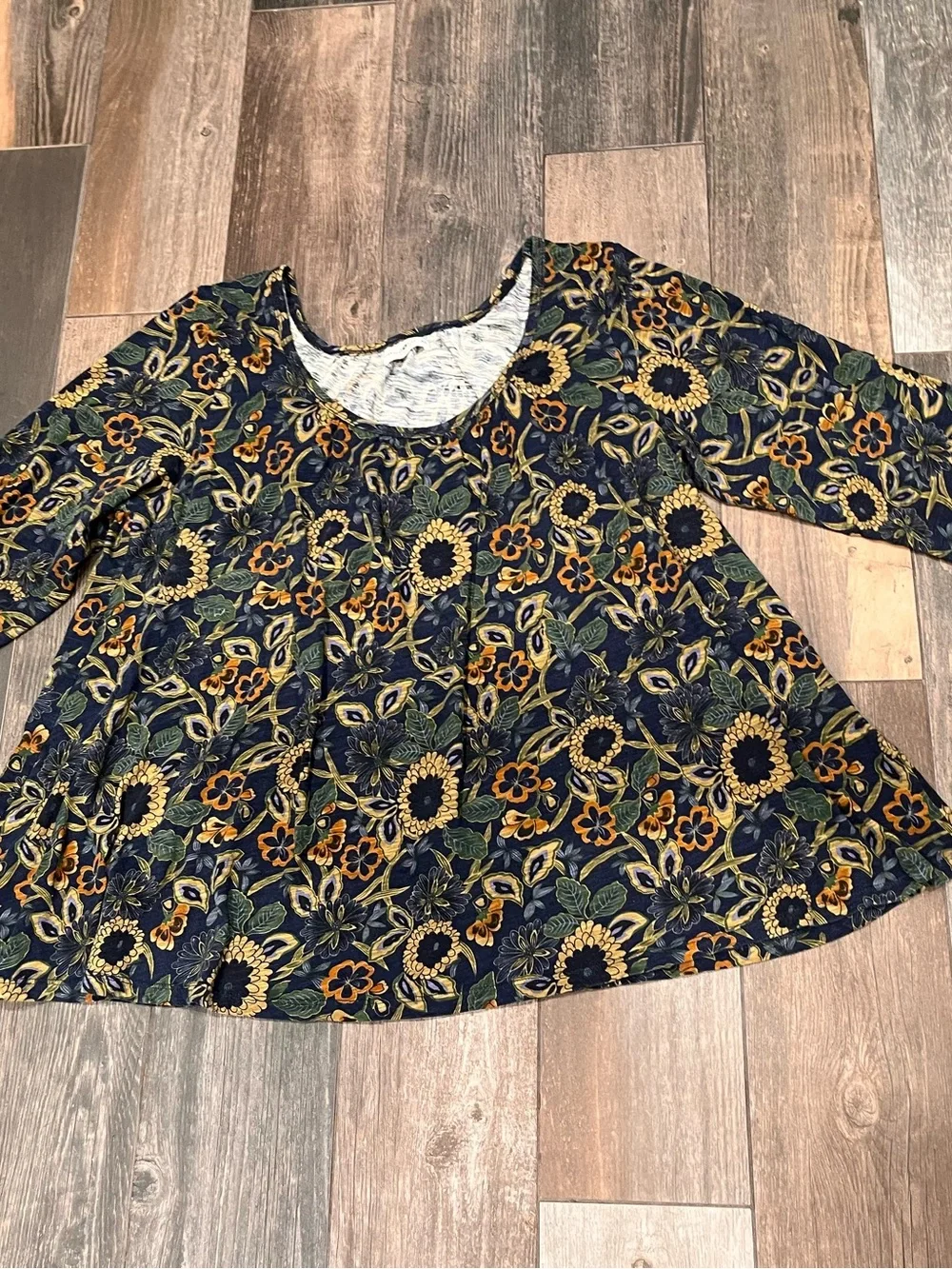 Natural Life Iris Top 100% Cotton Long Sleeve Navy Blue Dahlias Floral Size XL - Picture 6 of 10